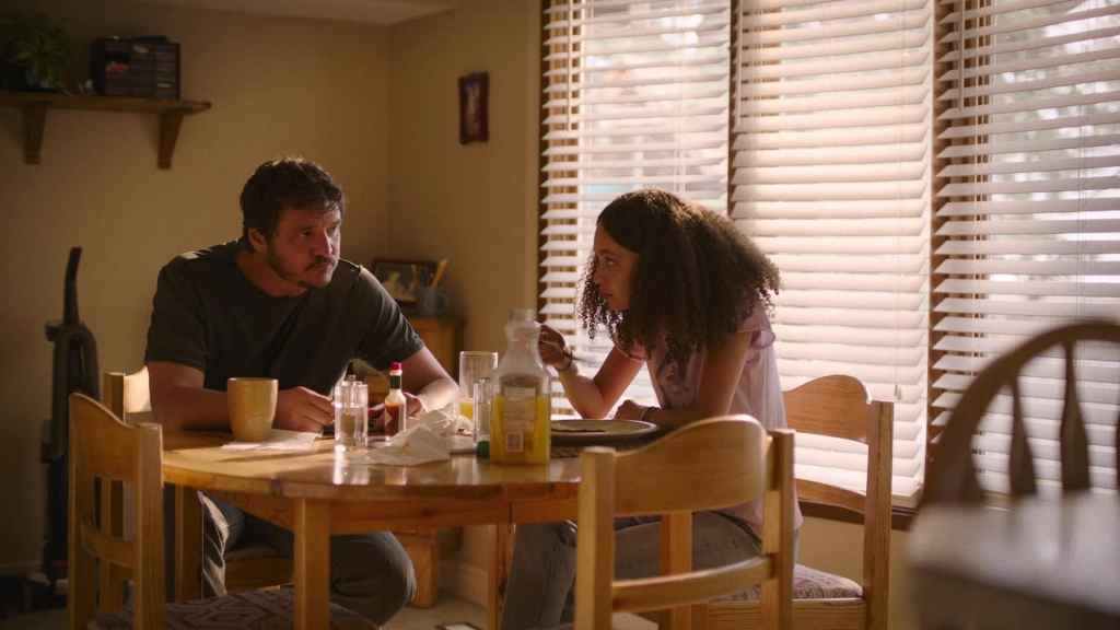 The Last of Us HBO - Sarah and Joel Breakfast Scene 