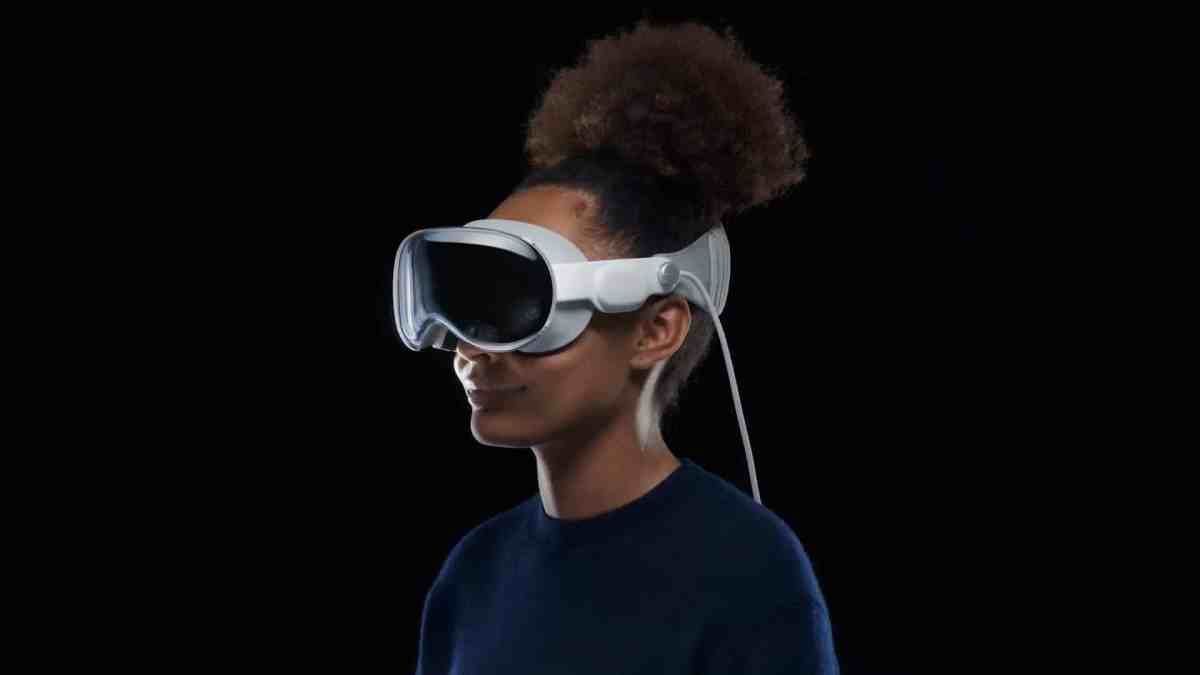 apple vision pro headset mixed reality wwdc 2024