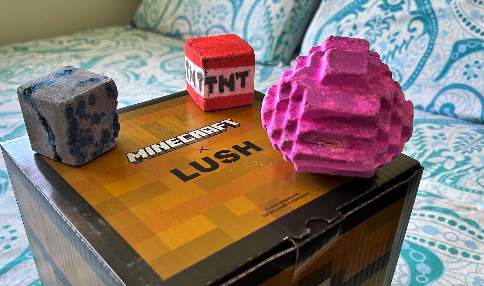 Новая коллекция Minecraft от Lush превращает время купания в игру