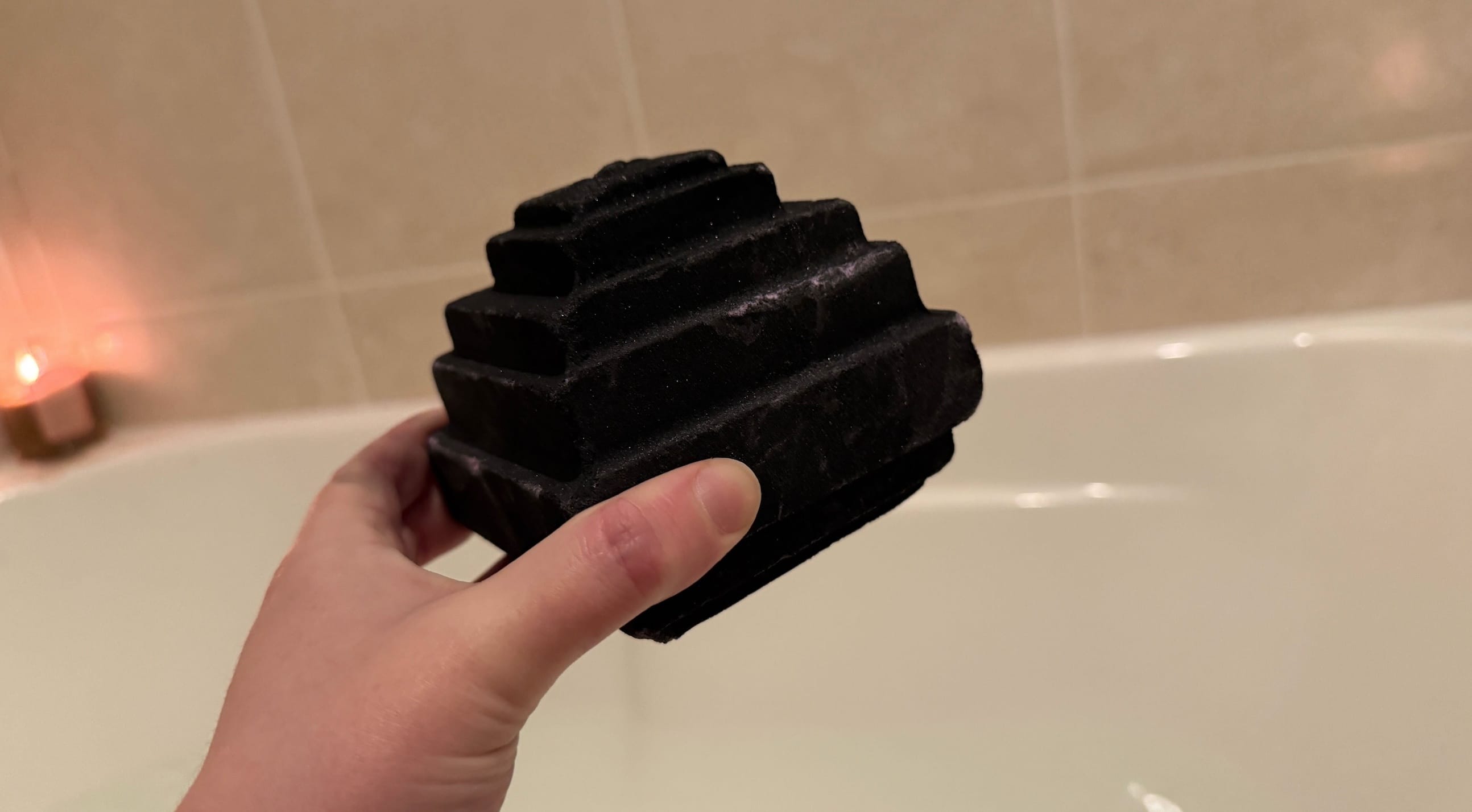 Новая коллекция Minecraft от Lush превращает время купания в игру