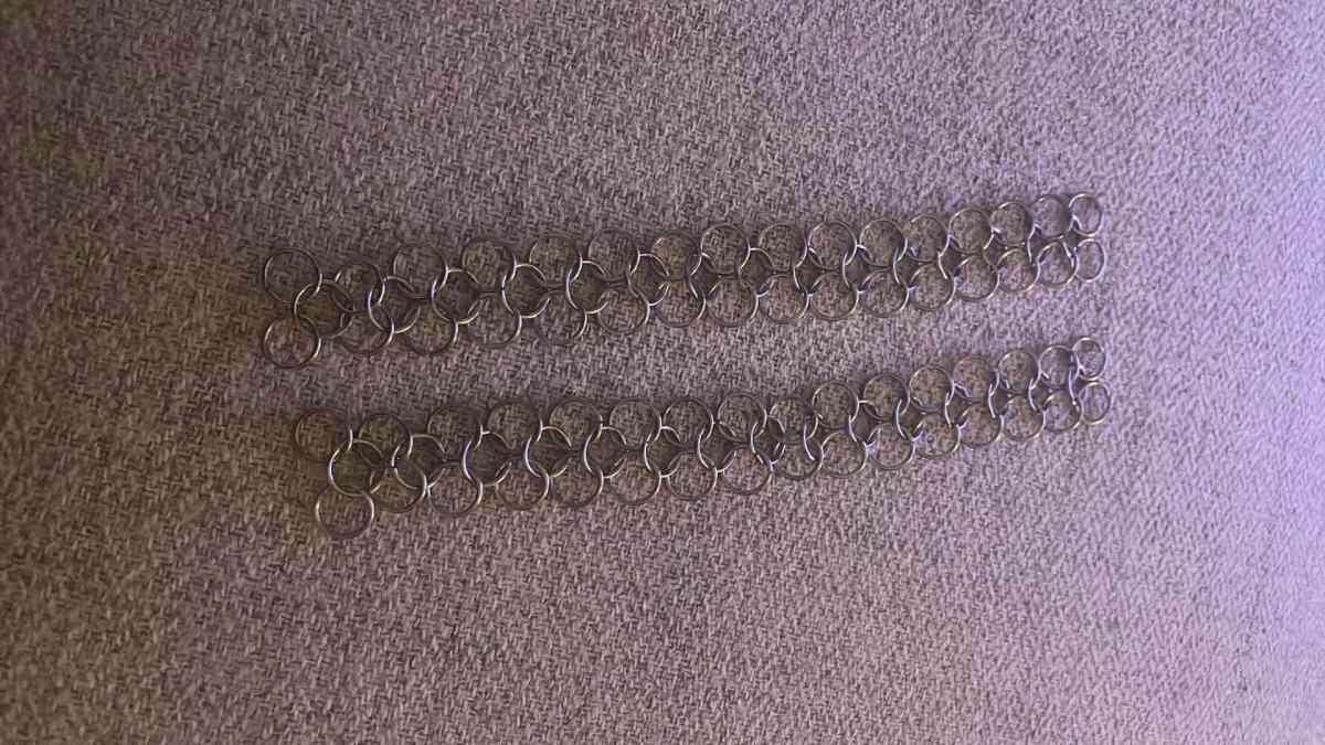 chainmail basics, featuring two lines of European 4-in-1 loops